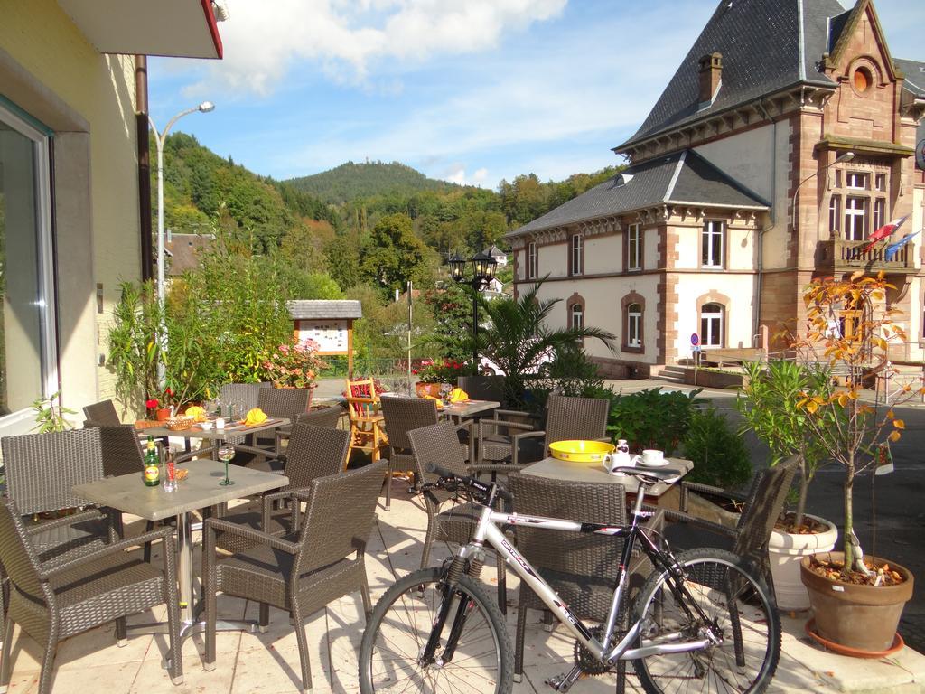 Logis Hotel - Restaurant Aux Bruyeres Orbey Buitenkant foto