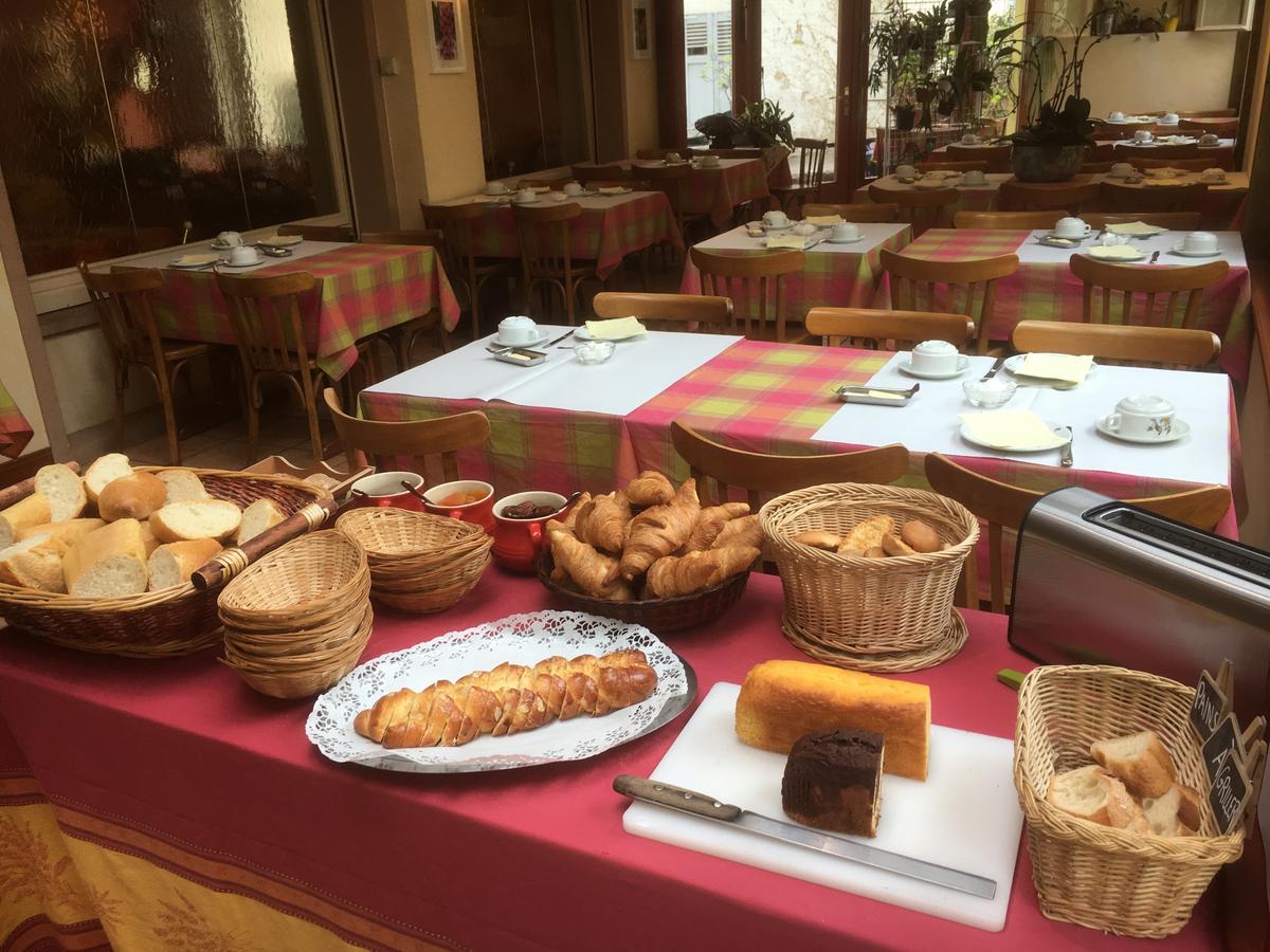 Logis Hotel - Restaurant Aux Bruyeres Orbey Buitenkant foto