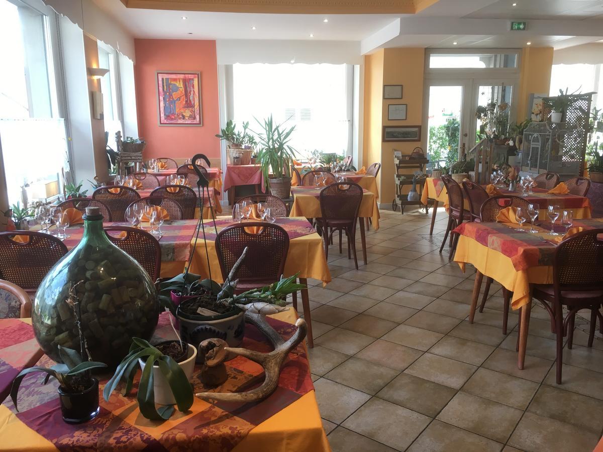 Logis Hotel - Restaurant Aux Bruyeres Orbey Buitenkant foto